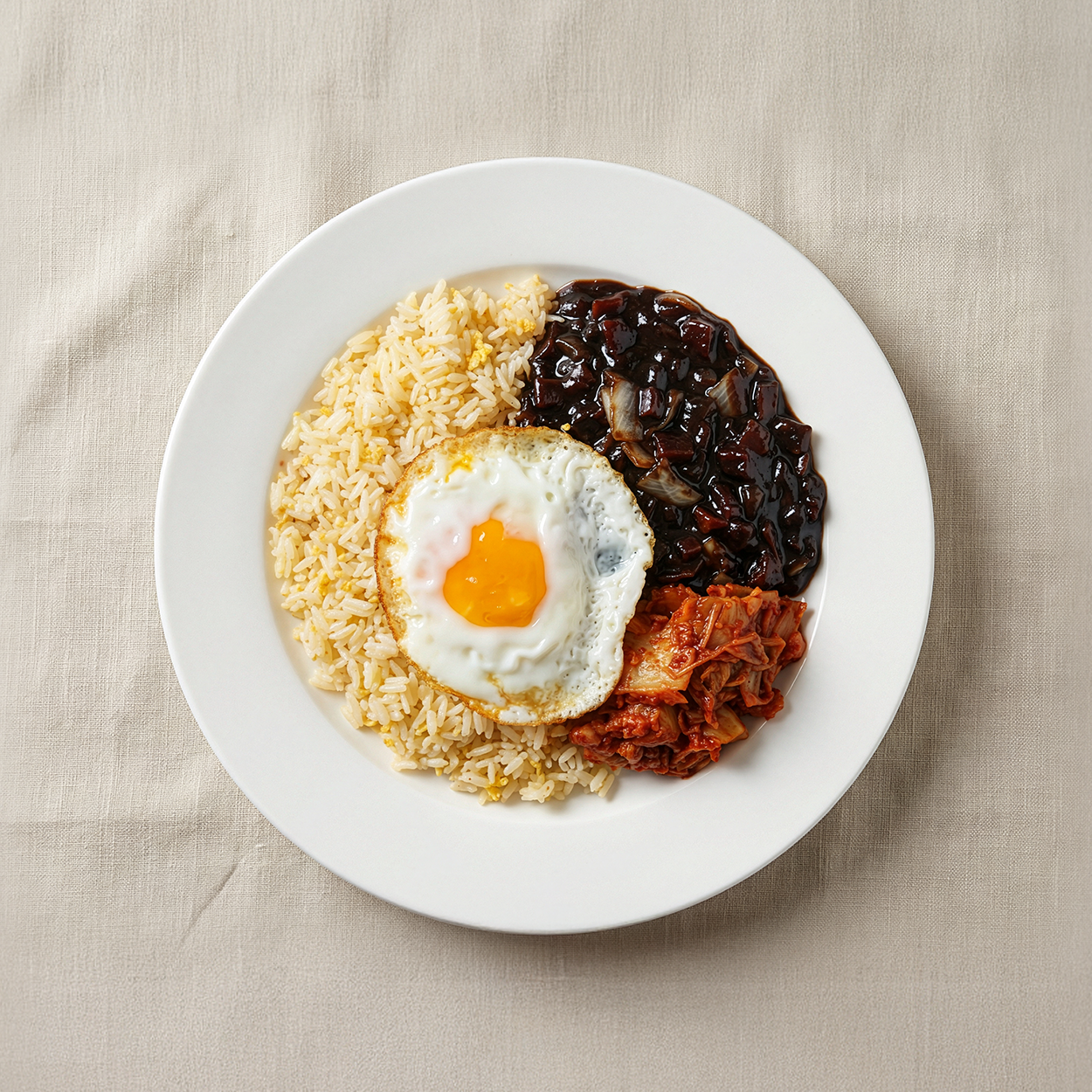Close-up view of Korean jjajang rice bowl frozen lunchbox – black bean sauce | Banchan365