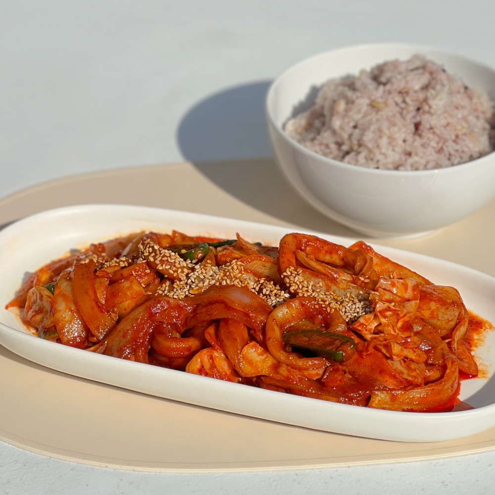 반찬 365 매콤 오징어볶음 with 밥 - Spicy Squid with rice | Banchan 365