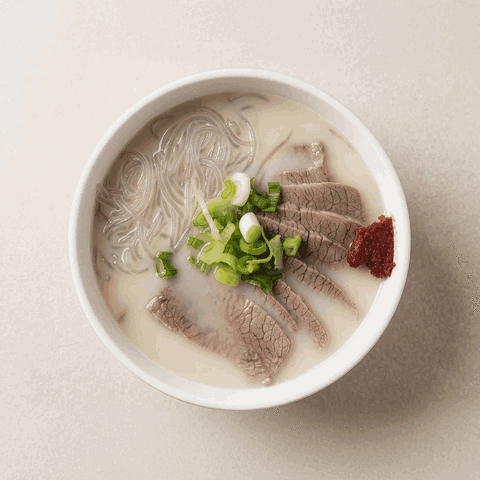Banchan 365 Steaming seolleongtang, Korean ox bone broth soup