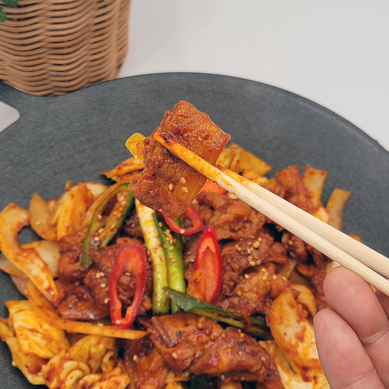 반찬 365 제육볶음 - Spicy Stir fried Pork | Banchan 365