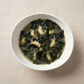 Jeonbok Miyeok-guk – Premium Korean Abalone & Seaweed Soup