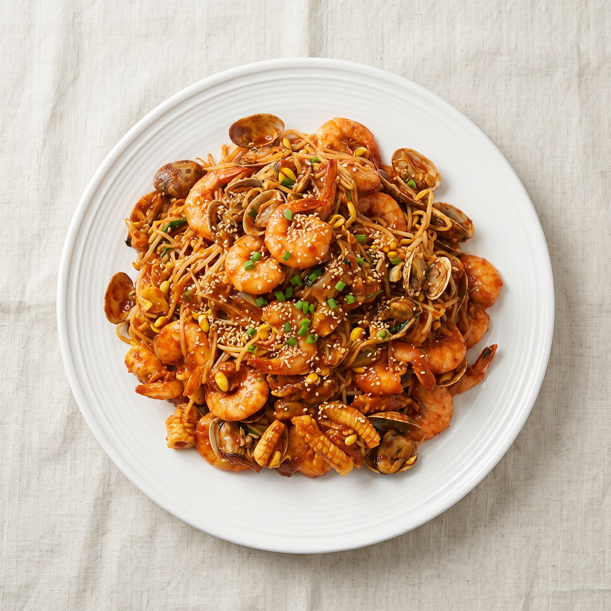 Haemul kongnamul-jjim (Korean braised seafood with bean sprouts) | Banchan365