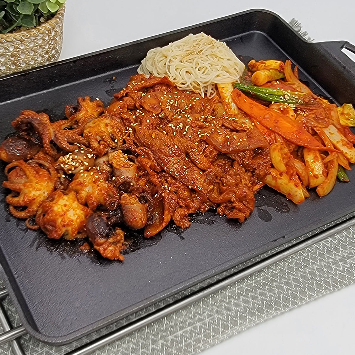 쭈꾸미 삼겹살 볶음(반조리) - 셰프가 직접만든 반찬 전문몰