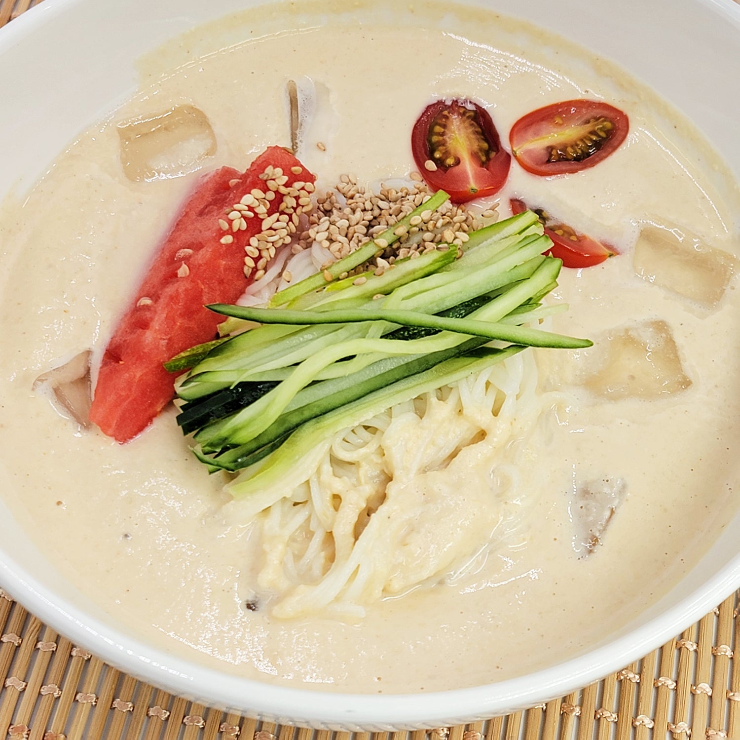 흰 콩국(도토리국수) - 셰프가 직접만든 반찬 전문몰