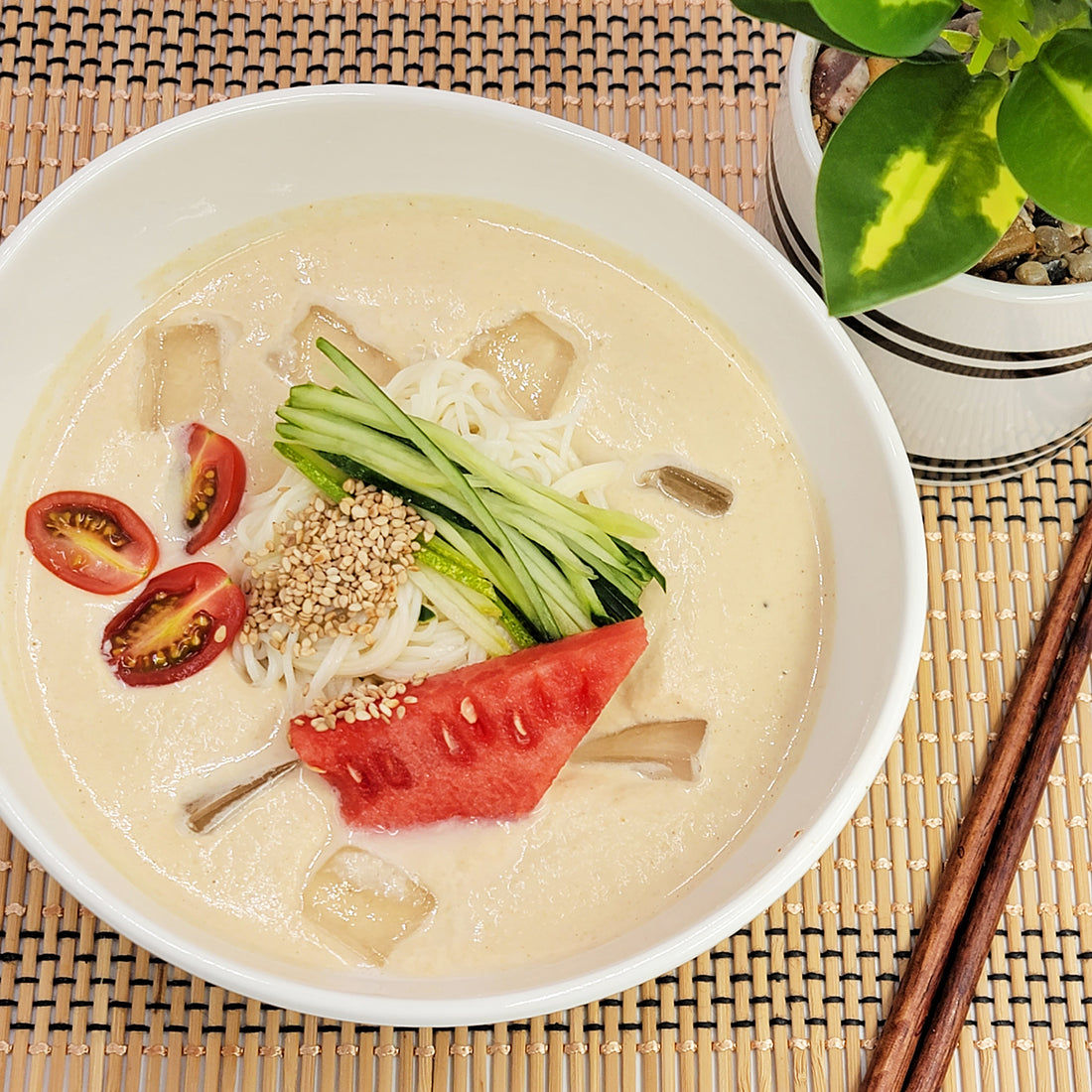 흰 콩국(도토리국수) - 셰프가 직접만든 반찬 전문몰