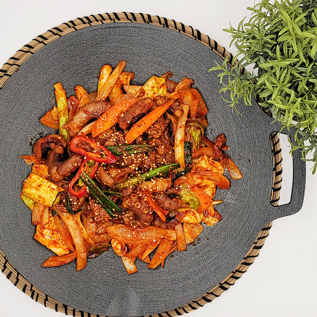 반찬 365 낙지 삼겹살 볶음 - Spicy Octopus and Pork Belly Bulgogi | Banchan 365